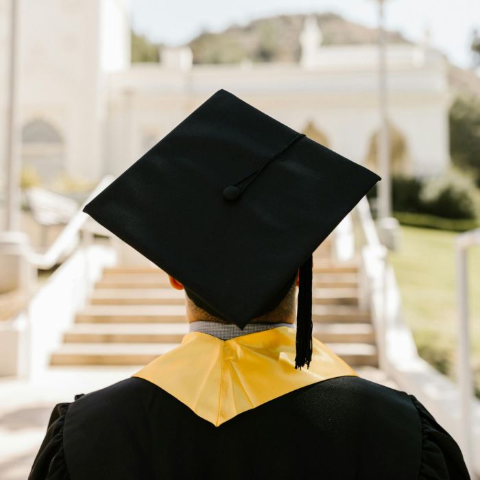 The Graduate Job Market Is Tough. Sales Could Be the Career Break Young People Need